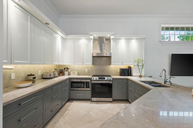 2647 EDGEWATER Drive, Weston, FL 33332