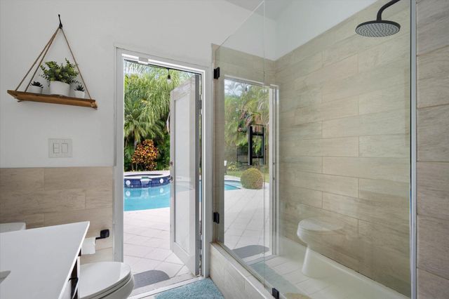 2647 EDGEWATER Drive, Weston, FL 33332