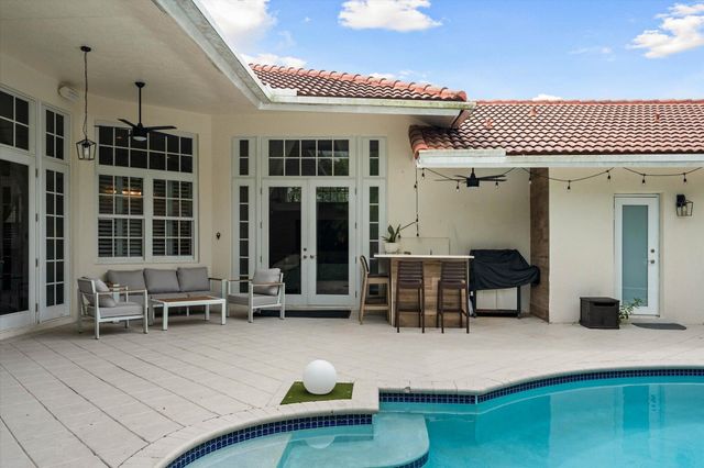 2647 EDGEWATER Drive, Weston, FL 33332