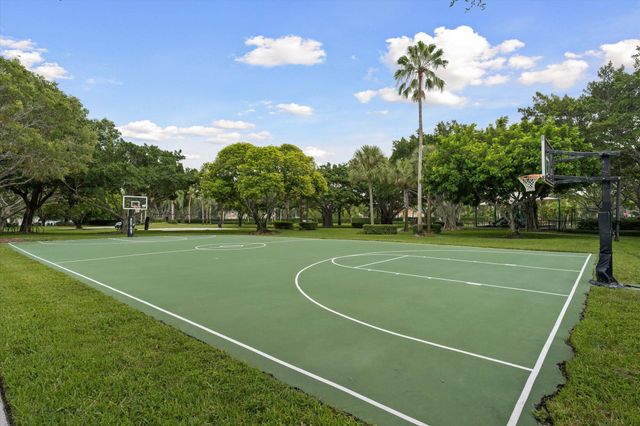 2647 EDGEWATER Drive, Weston, FL 33332