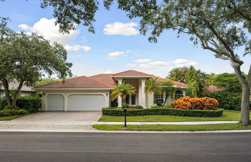 2647 EDGEWATER Drive, Weston, FL 33332