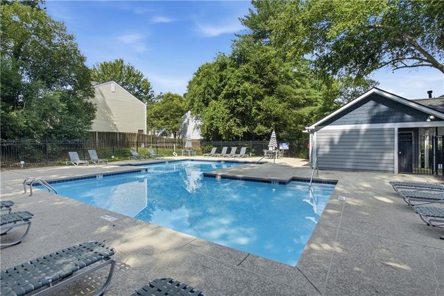 1805 Queen Anne Court, Atlanta, GA 30350
