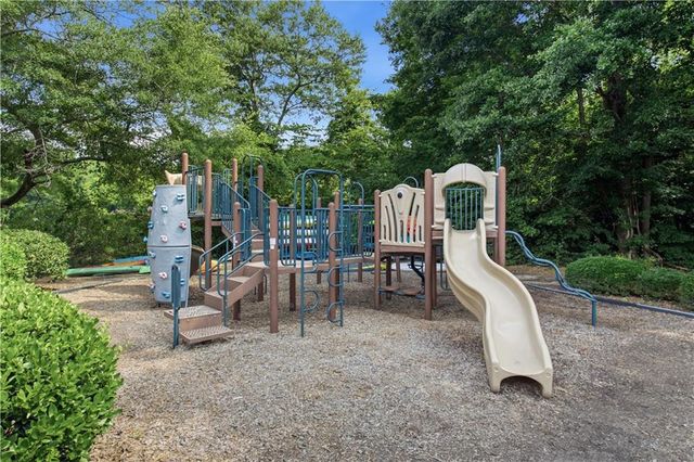 1805 Queen Anne Court, Atlanta, GA 30350