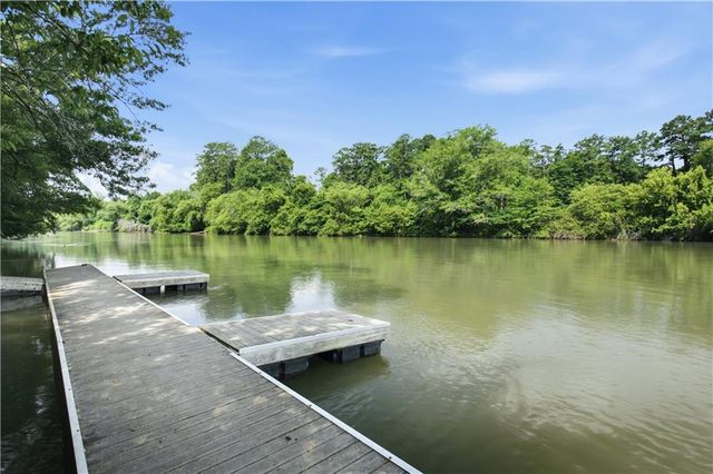 1805 Queen Anne Court, Atlanta, GA 30350