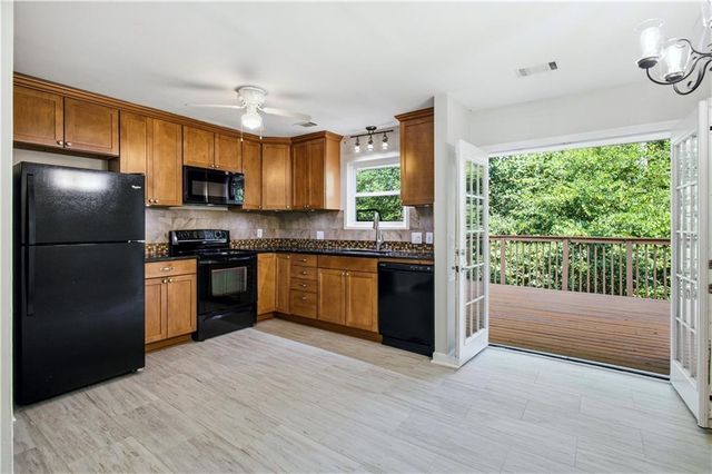 1805 Queen Anne Court, Atlanta, GA 30350