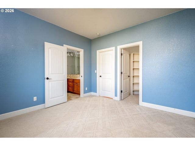 14687 Se PEBBLE BEACH Dr, Happy Valley, OR 97086