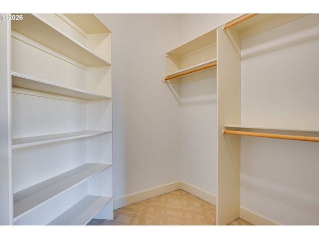 14687 Se PEBBLE BEACH Dr, Happy Valley, OR 97086