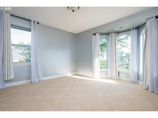 14687 Se PEBBLE BEACH Dr, Happy Valley, OR 97086