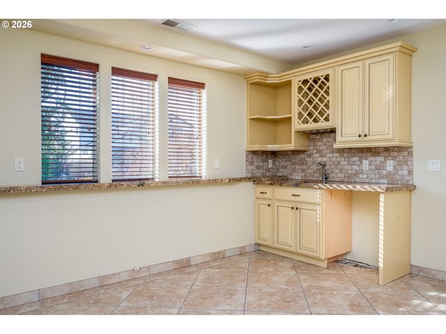 14687 Se PEBBLE BEACH Dr, Happy Valley, OR 97086