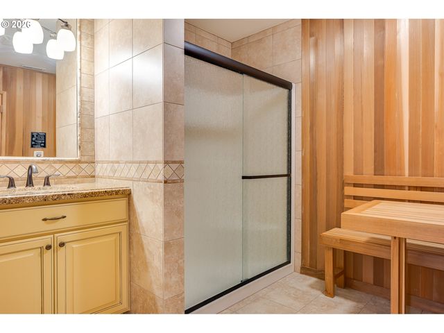 14687 Se PEBBLE BEACH Dr, Happy Valley, OR 97086