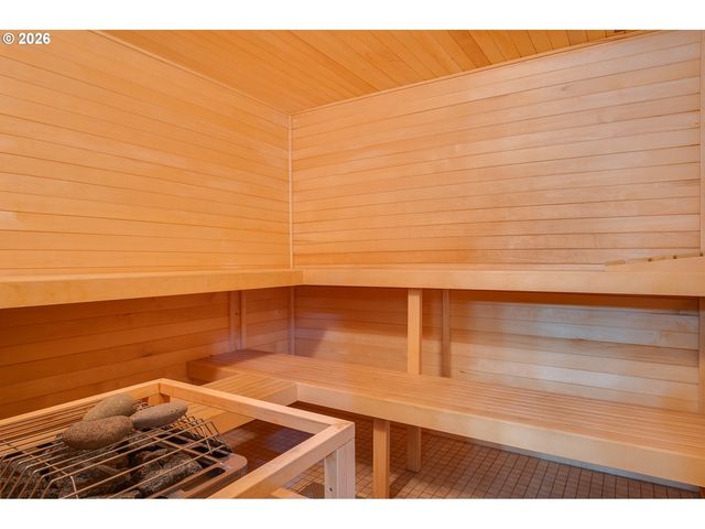 14687 Se PEBBLE BEACH Dr, Happy Valley, OR 97086