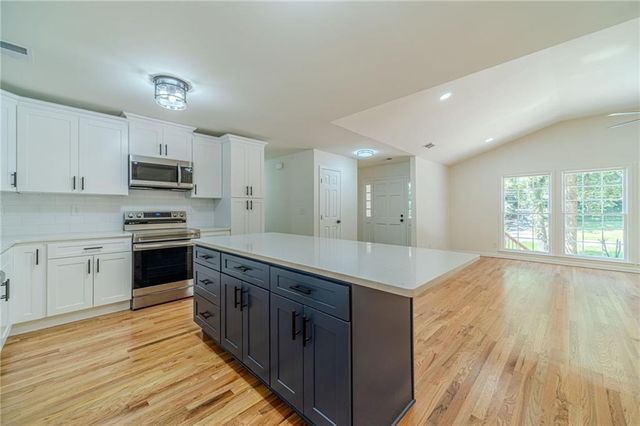 664 Hickory Ridge Road SW, Lilburn, GA 30047