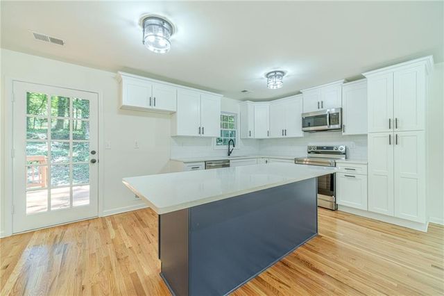 664 Hickory Ridge Road SW, Lilburn, GA 30047