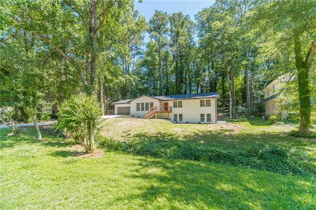 664 Hickory Ridge Road SW, Lilburn, GA 30047