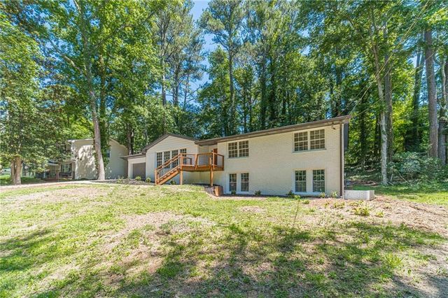 664 Hickory Ridge Road SW, Lilburn, GA 30047