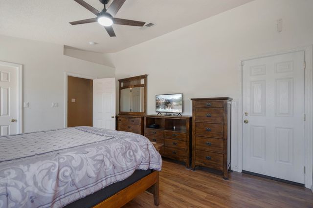 9423 E Travilla Drive NW, Albuquerque, NM 87114