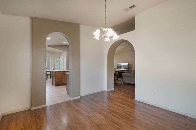 9423 E Travilla Drive NW, Albuquerque, NM 87114