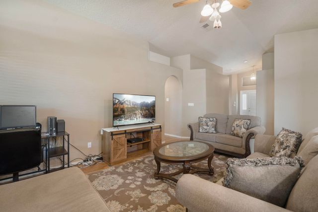 9423 E Travilla Drive NW, Albuquerque, NM 87114