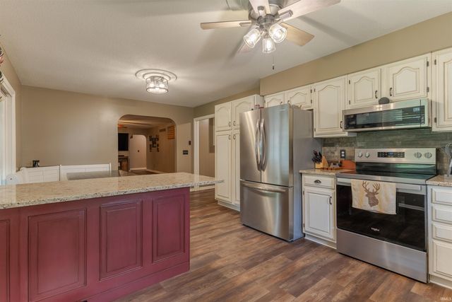 2611 Deerfield Drive, Evansville, IN 47725