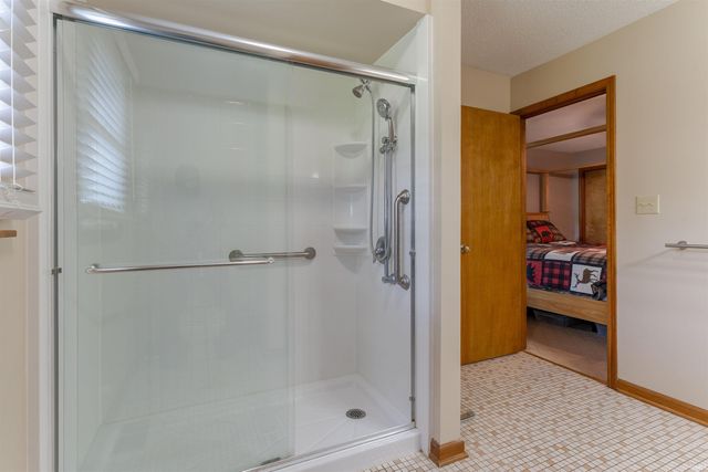 2611 Deerfield Drive, Evansville, IN 47725