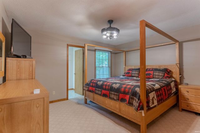 2611 Deerfield Drive, Evansville, IN 47725