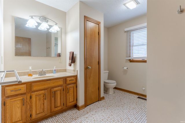 2611 Deerfield Drive, Evansville, IN 47725