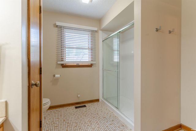 2611 Deerfield Drive, Evansville, IN 47725