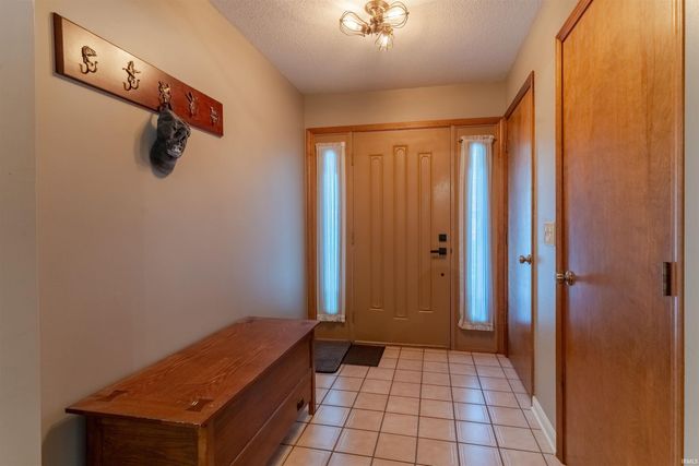 2611 Deerfield Drive, Evansville, IN 47725