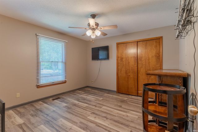 2611 Deerfield Drive, Evansville, IN 47725