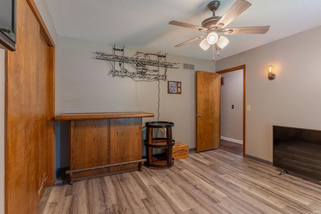 2611 Deerfield Drive, Evansville, IN 47725