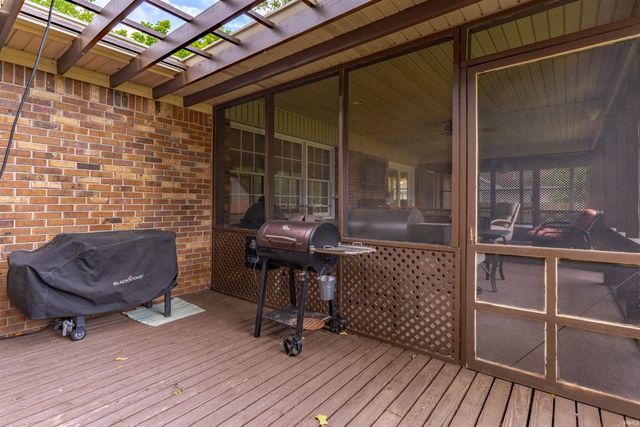 2611 Deerfield Drive, Evansville, IN 47725