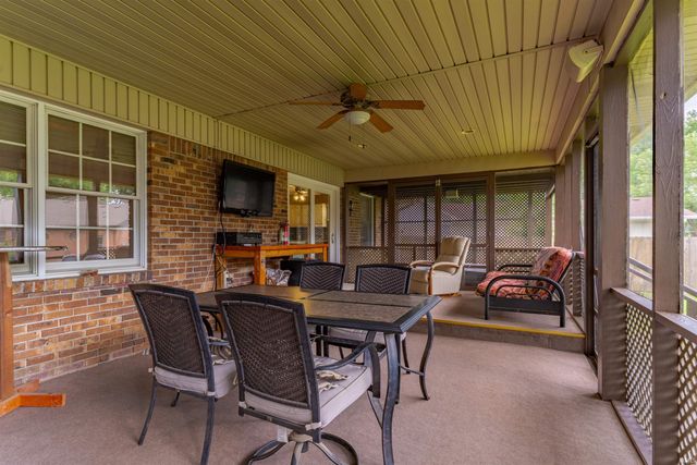 2611 Deerfield Drive, Evansville, IN 47725