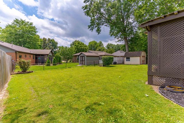 2611 Deerfield Drive, Evansville, IN 47725