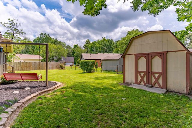 2611 Deerfield Drive, Evansville, IN 47725