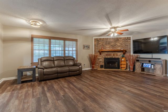 2611 Deerfield Drive, Evansville, IN 47725