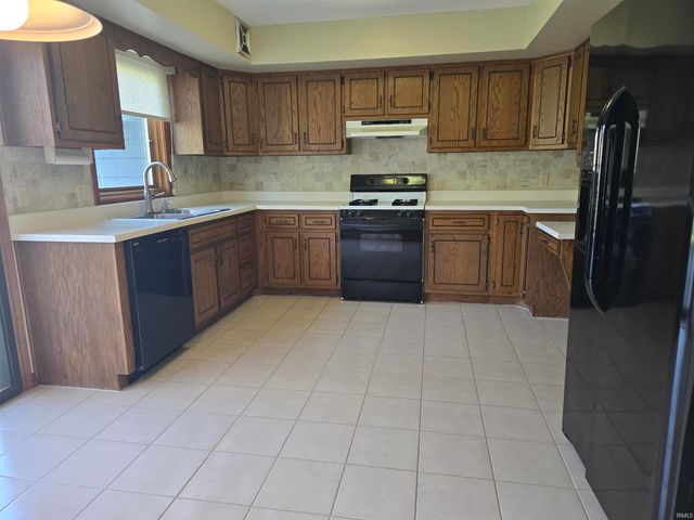 5717 Bayside Drive, Fort Wayne, IN 46815