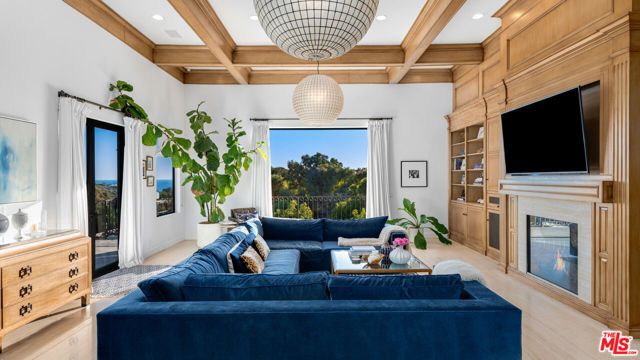 6110 Merritt Drive, Malibu, CA 90265