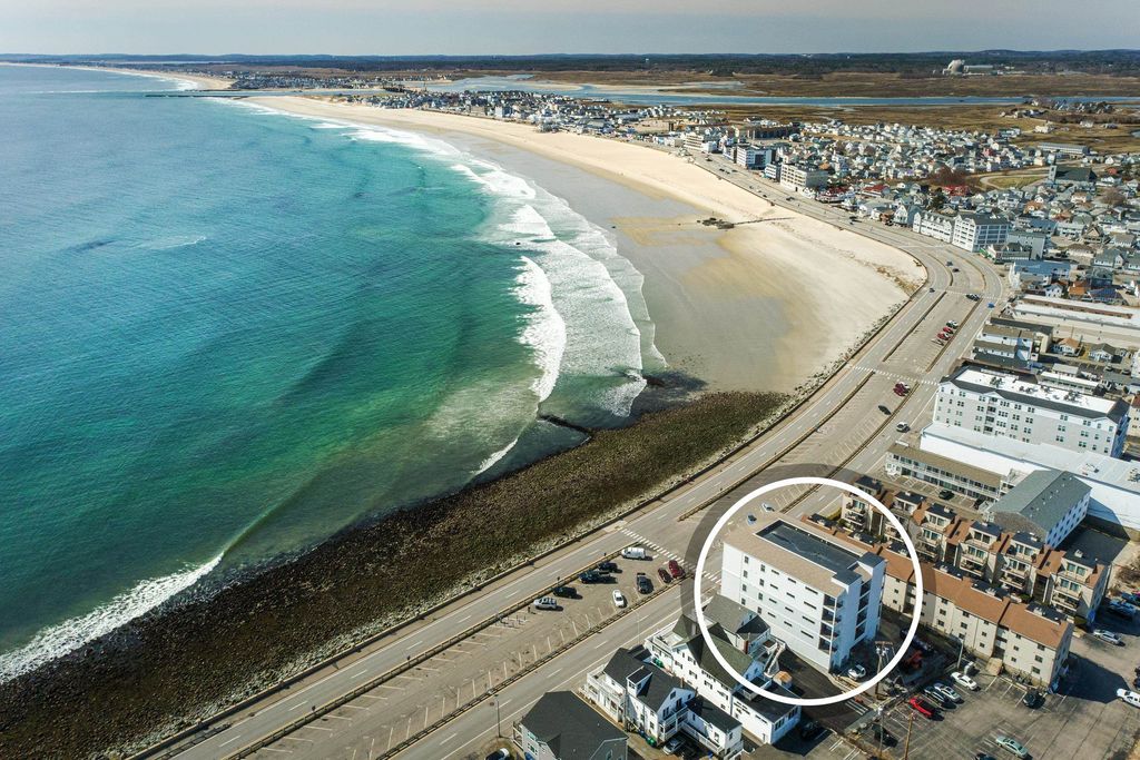 Image 1 of property listing at 465 Ocean Boulevard # 402, Hampton, NH 03842