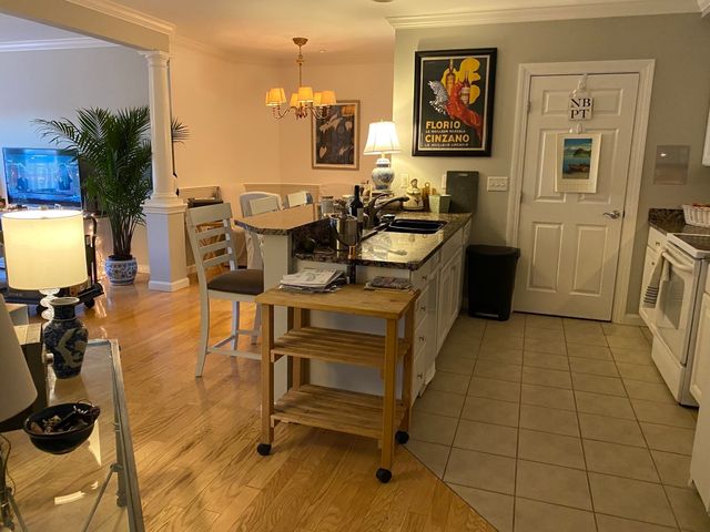 5 Woodman Way 301-B, Newburyport, MA 01950
