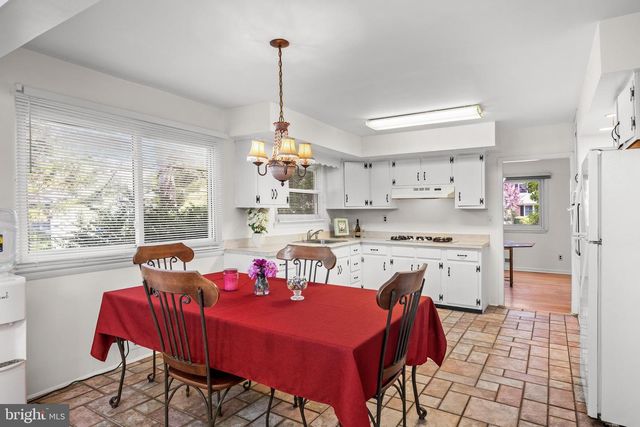 200 ROANOKE RD, Cherry Hill, NJ 08003