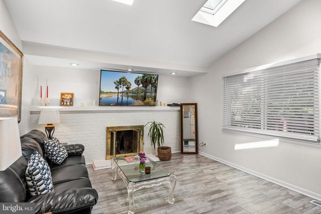 200 ROANOKE RD, Cherry Hill, NJ 08003