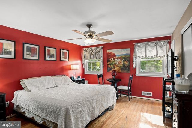 200 ROANOKE RD, Cherry Hill, NJ 08003