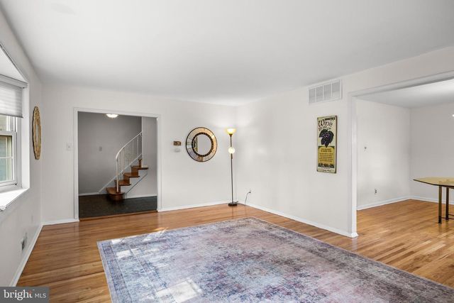 200 ROANOKE RD, Cherry Hill, NJ 08003