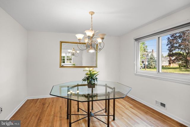 200 ROANOKE RD, Cherry Hill, NJ 08003