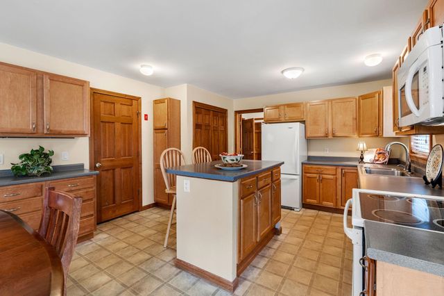 516 Berry River Road, Barrington, NH 03825