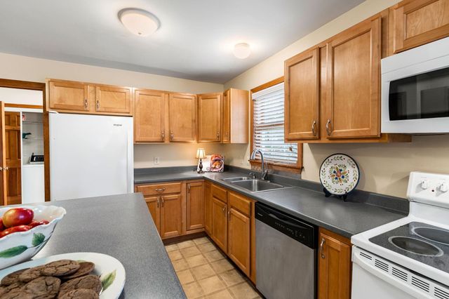 516 Berry River Road, Barrington, NH 03825