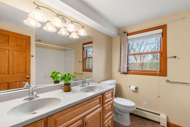 516 Berry River Road, Barrington, NH 03825