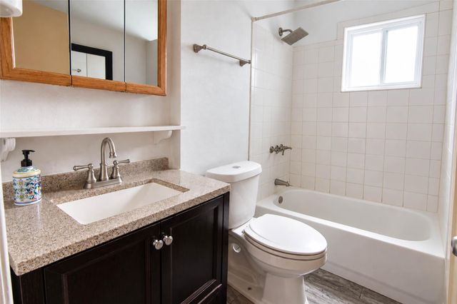 354 Alta Vista DR, Bastrop, TX 78602
