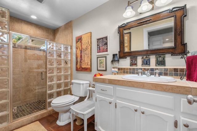 17993 Jayhawk Dr, Penn Valley, CA 95946