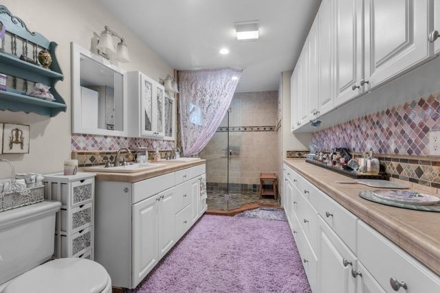 17993 Jayhawk Dr, Penn Valley, CA 95946
